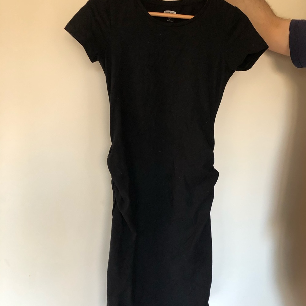 Old Navy black maternity dress Small